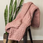 Chunky Knitted Throw – Mauve