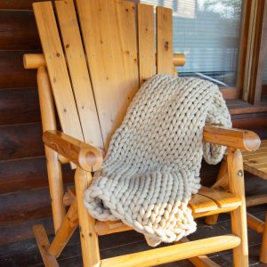 Chunky Knitted Throw – Taupe