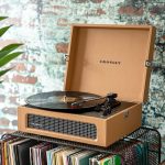 Voyager Bluetooth Vinyl Record Player – Tan