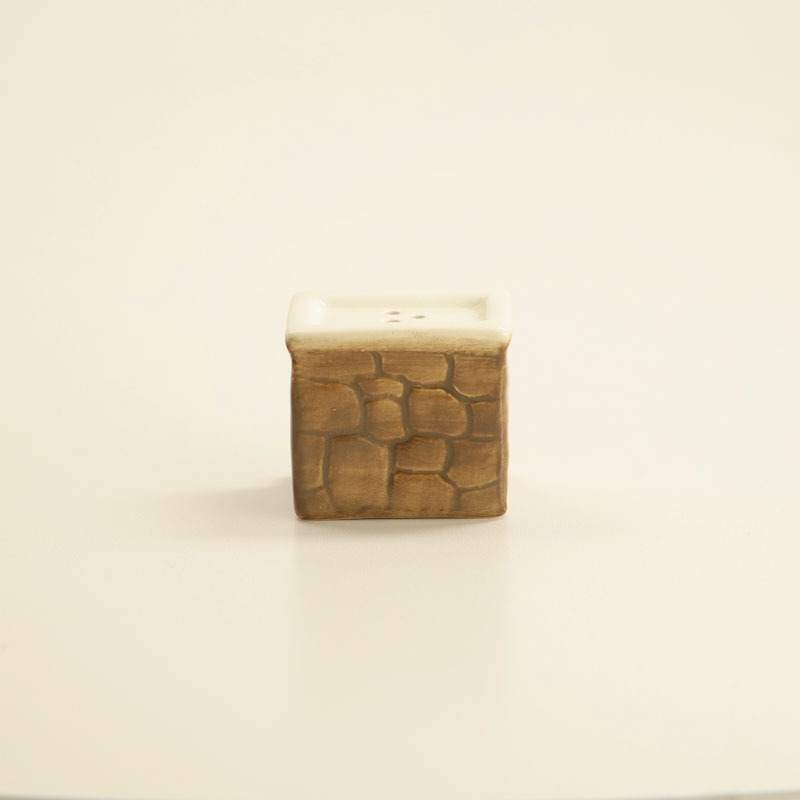 901489-2.jpg